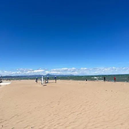 Apartment Modern 2 Bedroom With Lovely Rooftop Terrace