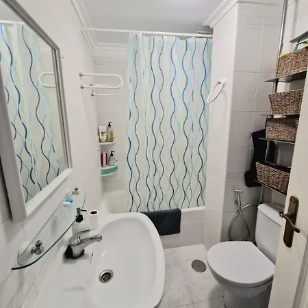 Apartment Modern 2 Bedroom With Lovely Rooftop Terrace