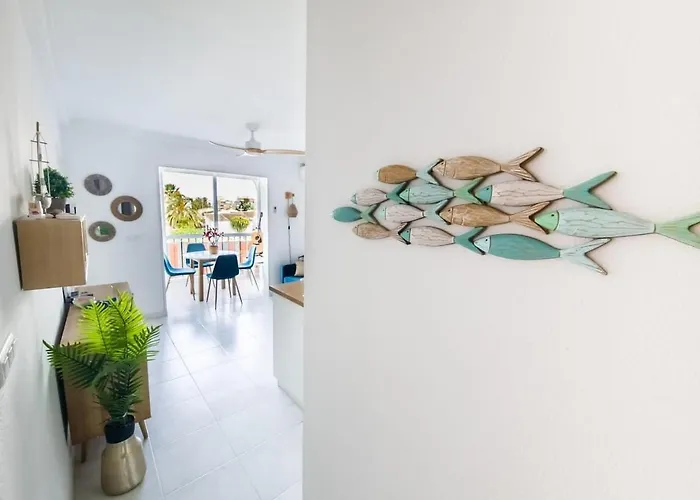 Apartment Modern 2 Bedroom With Lovely Rooftop Terrace