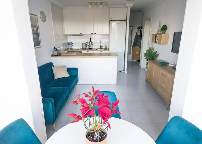 Apartment Modern 2 Bedroom With Lovely Rooftop Terrace *